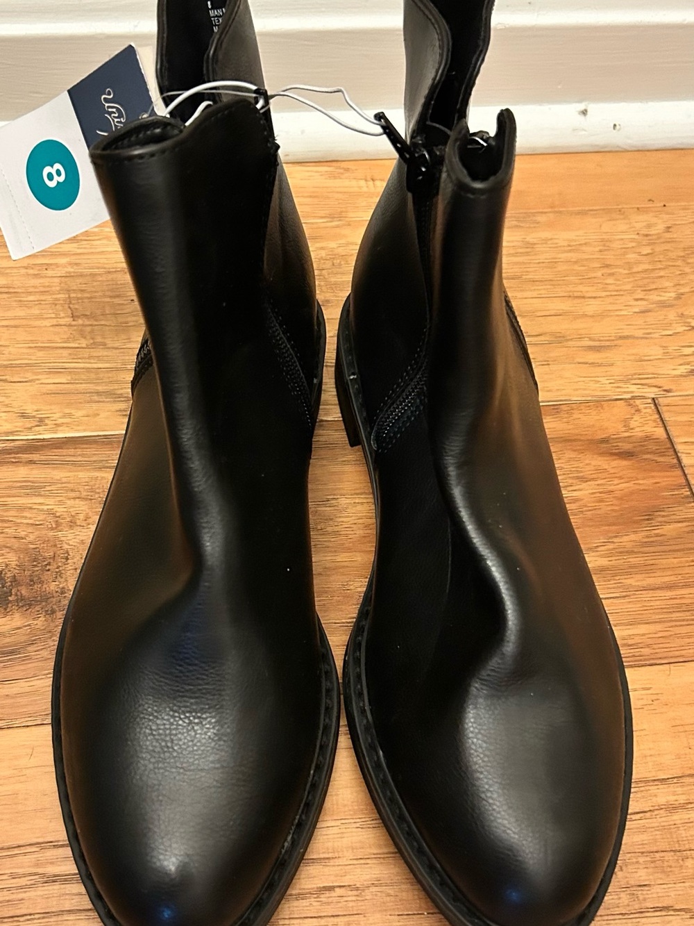 Universal Thread Womens  Brenna Ankle Boots black zipper on both sides 
Size 8